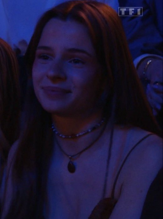 Ayez une amie qui vous regarde comme Anouk regarde Jeanne🥹
#StarAcademy 
#StarAcademyLeLive