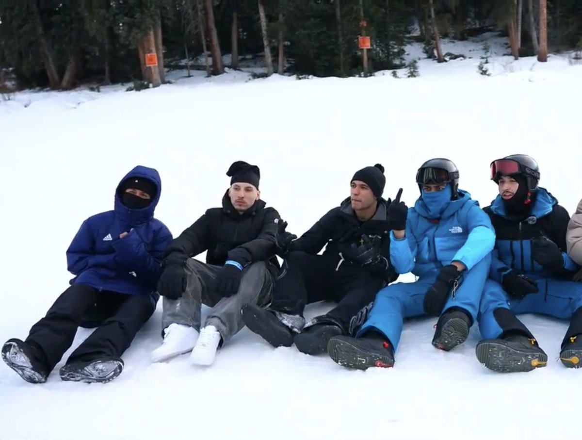 diuu_69's tweet image. LA MEJOR GANGA DEL MUNDO 🦅🩸
🇨🇴🇻🇪🇨🇴🇲🇽🇺🇸