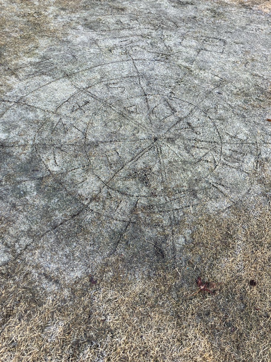 希望ヶ丘で魔法陣発見！
#エロイムエッサイム