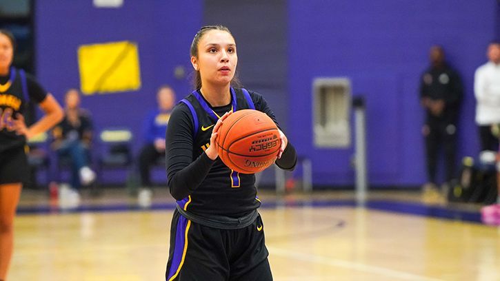 ndnsports's tweet photo. Myona Dauphinais (Spirit Lake Nation) led Haskell Indian Nations University with 23 Points in Win
#NativeAthletes #HINU #OnwardHaskell
Read at: https://t.co/OZF0MNgNXg https://t.co/WyCvlCJ5UW