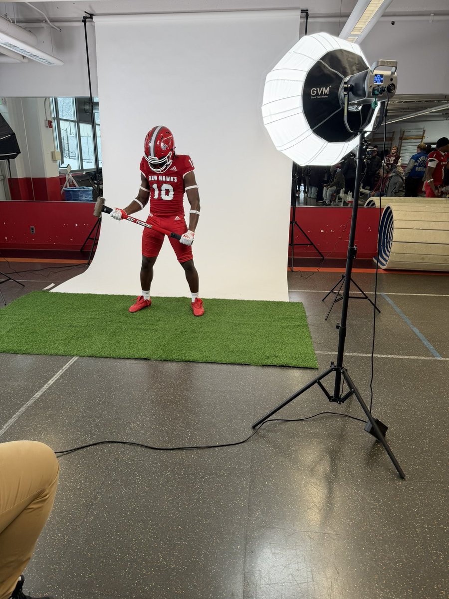 willxmann_'s tweet photo. Thank you coach @CoachPalazz &amp; @CoachLiamNelson for the official visit to @Montclair_FB! Loved the experience! Great facility, great people and great coaches! @CmdPanther1 #Goredhawks #AGTG https://t.co/fTmWo87uSY