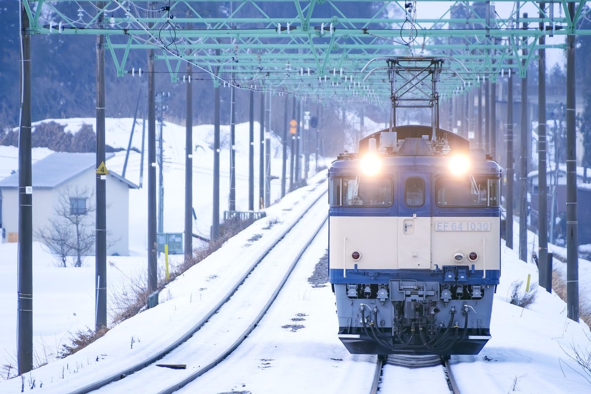 NTrain233's tweet photo. 2026.1.17
単8741　上越カッター
EF64-1030 https://t.co/KMe118law8
