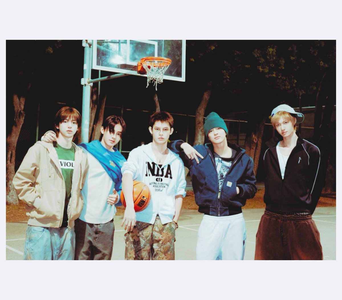 bratzyufan's tweet image. color outside the lines (1995)