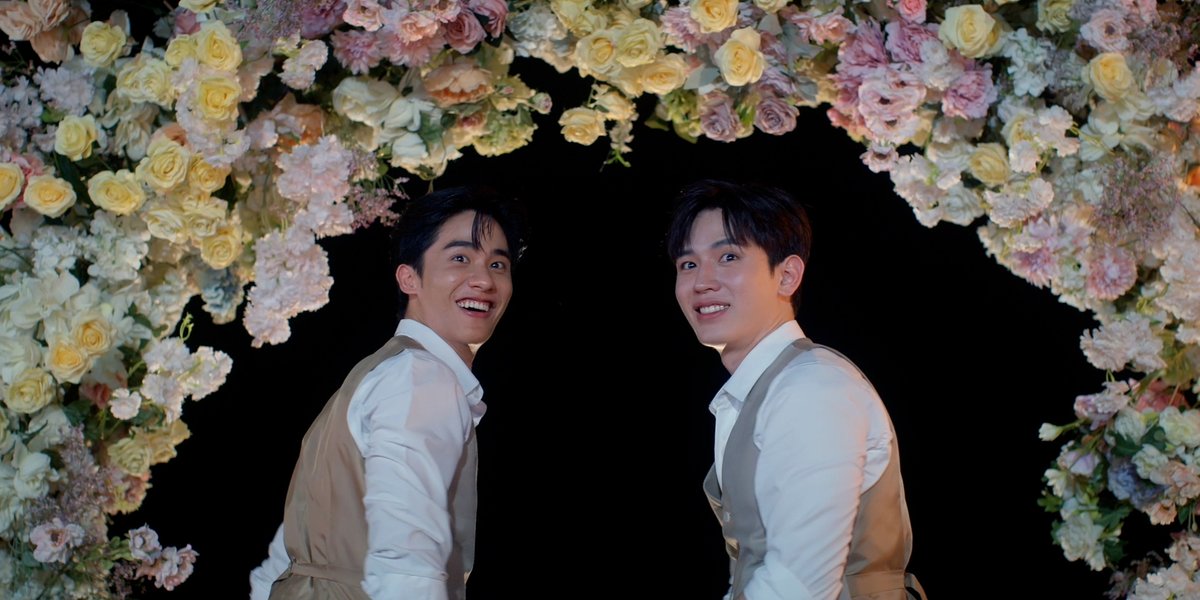 CanvasofTayNew's tweet photo. more weddings to come, P @xiseks?💍💒💐
#MeAndTheeSeriesFinalEP
#CherryMagicTHFinalEP https://t.co/RhqB3MgrVa