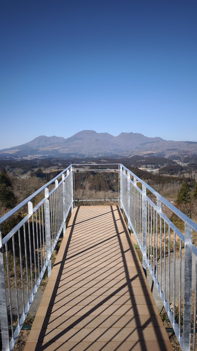 snowball8135's tweet photo. 常聖天空の杜キャンプ場でソロキャンプ⛺️
相変わらずの絶景⛰️
#常聖天空の杜キャンプ場
#ソロキャンプ
#ogawa
#Vigas2 https://t.co/YSSyaIAbSs