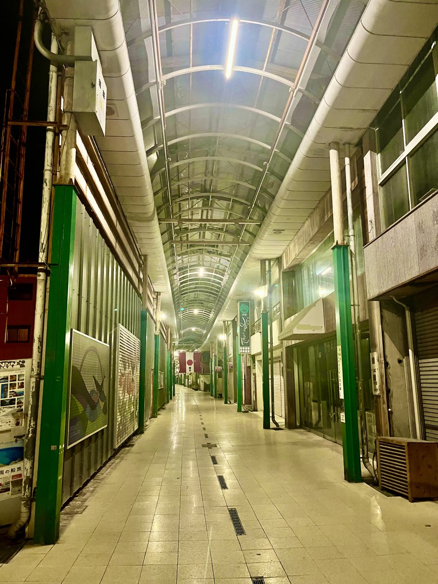 toococco's tweet image. おはようございます
今日の写真は伊勢旅行から

お正月の商店街。
どこも閉まっていて静かなのに雰囲気を感じる素敵なところでした

では皆様、今日も良い一日を！