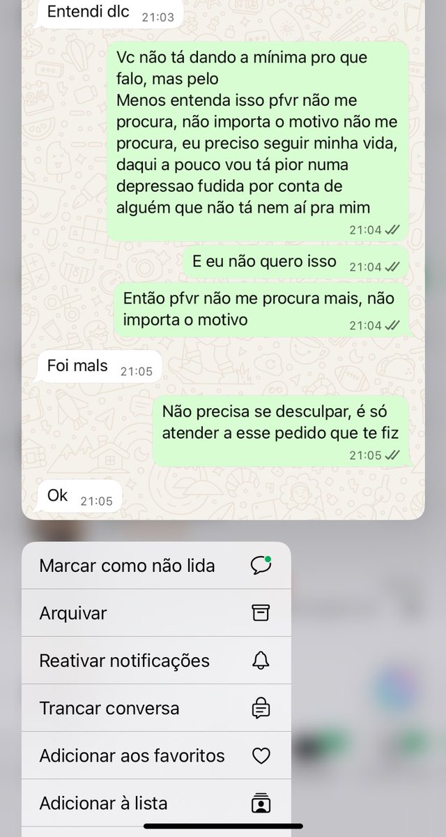 patrickcrisc's tweet photo. A pior coisa do mundo é vc terminar um relacionamento após descobrir mentiras, a pessoa confessar as mentiras, não se arrepender, mas tbm não te deixa em paz, sempre arruma um jeito, um número, uma forma diferente de entrar em contato, e vc apenas querendo seguir a vida. https://t.co/WPvn1eKtWP