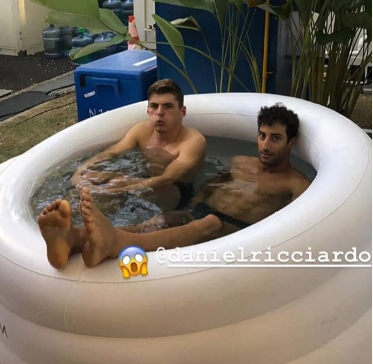 doesnothingwdc's tweet image. I’m childish I would’ve turned the pot on 😂😂😂😂😭