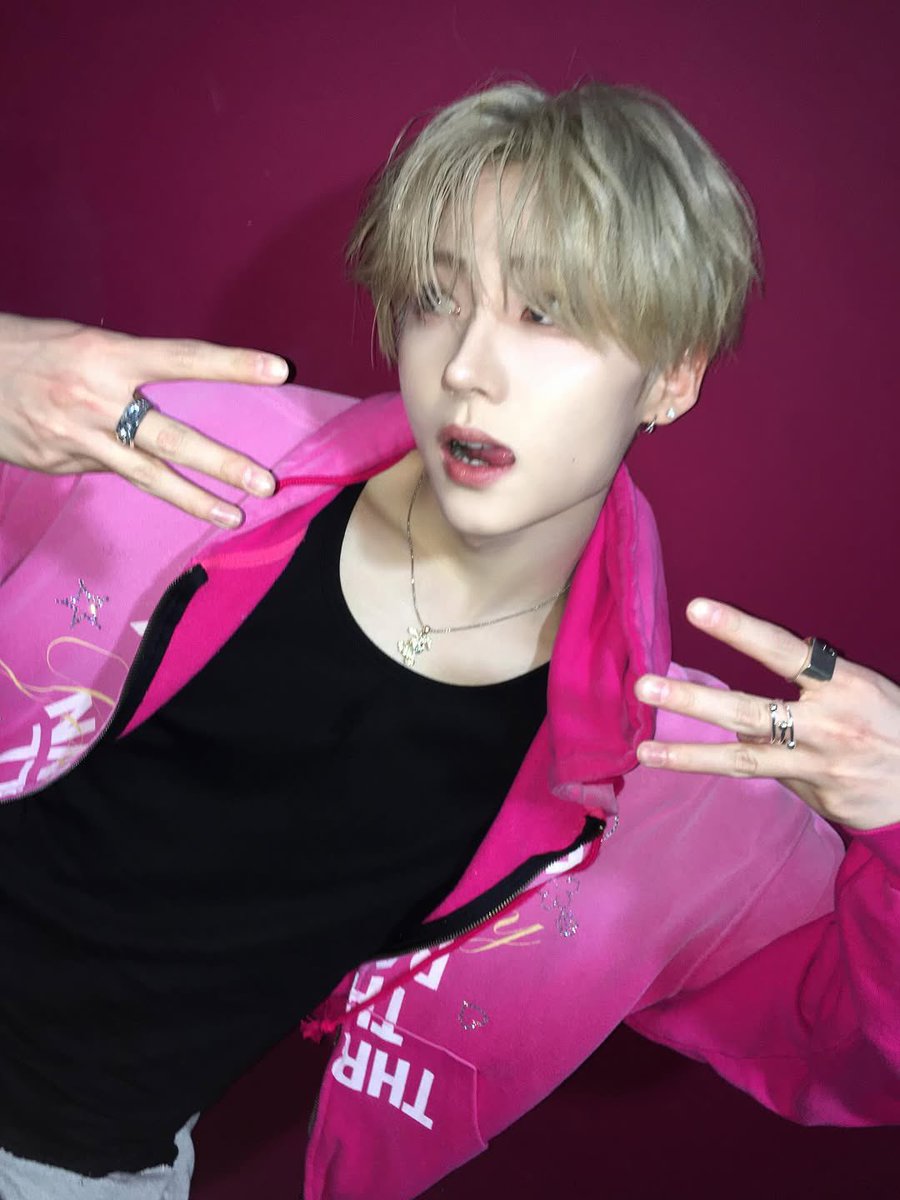 508luv's tweet image. 핫핑크 잘 어울리는 남자가 좋다