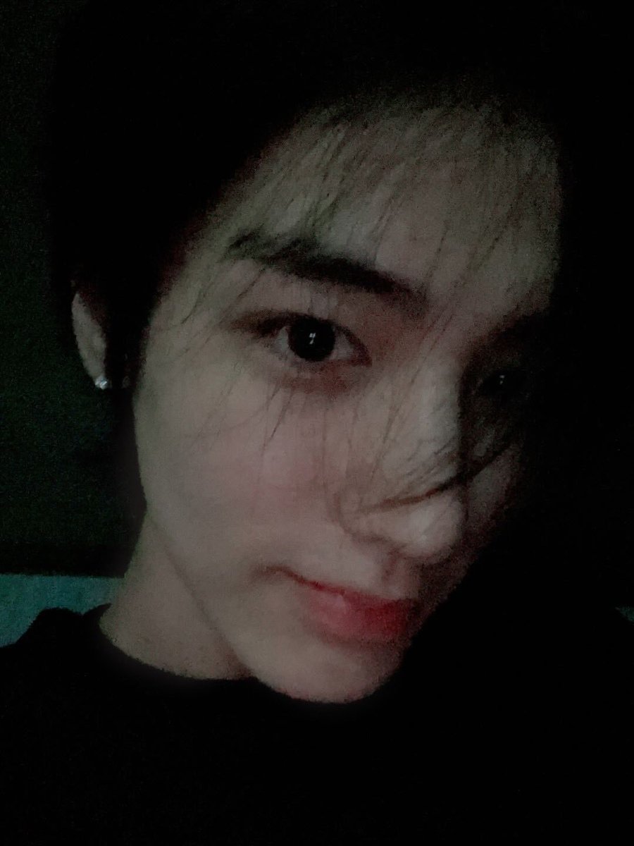 fallfortaeshan's tweet image. why dongmin and donghyun have almost the same name like dongmin... donghyun... born in 2004... lived miles away from each other then they met at koz... what soulmate energy is this... their faces also resembled each other... what soulmate energy is this.....