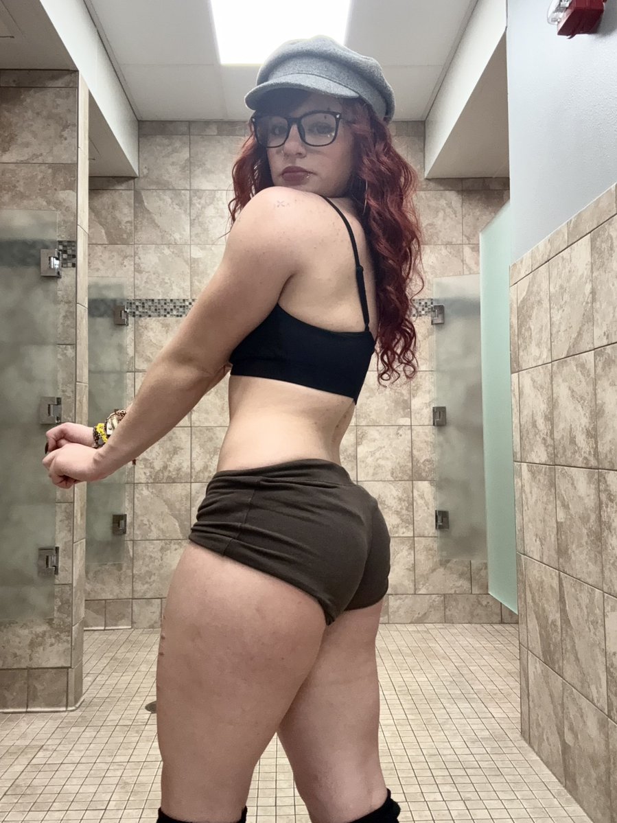 cutefoid's tweet image. quad and hamstring day