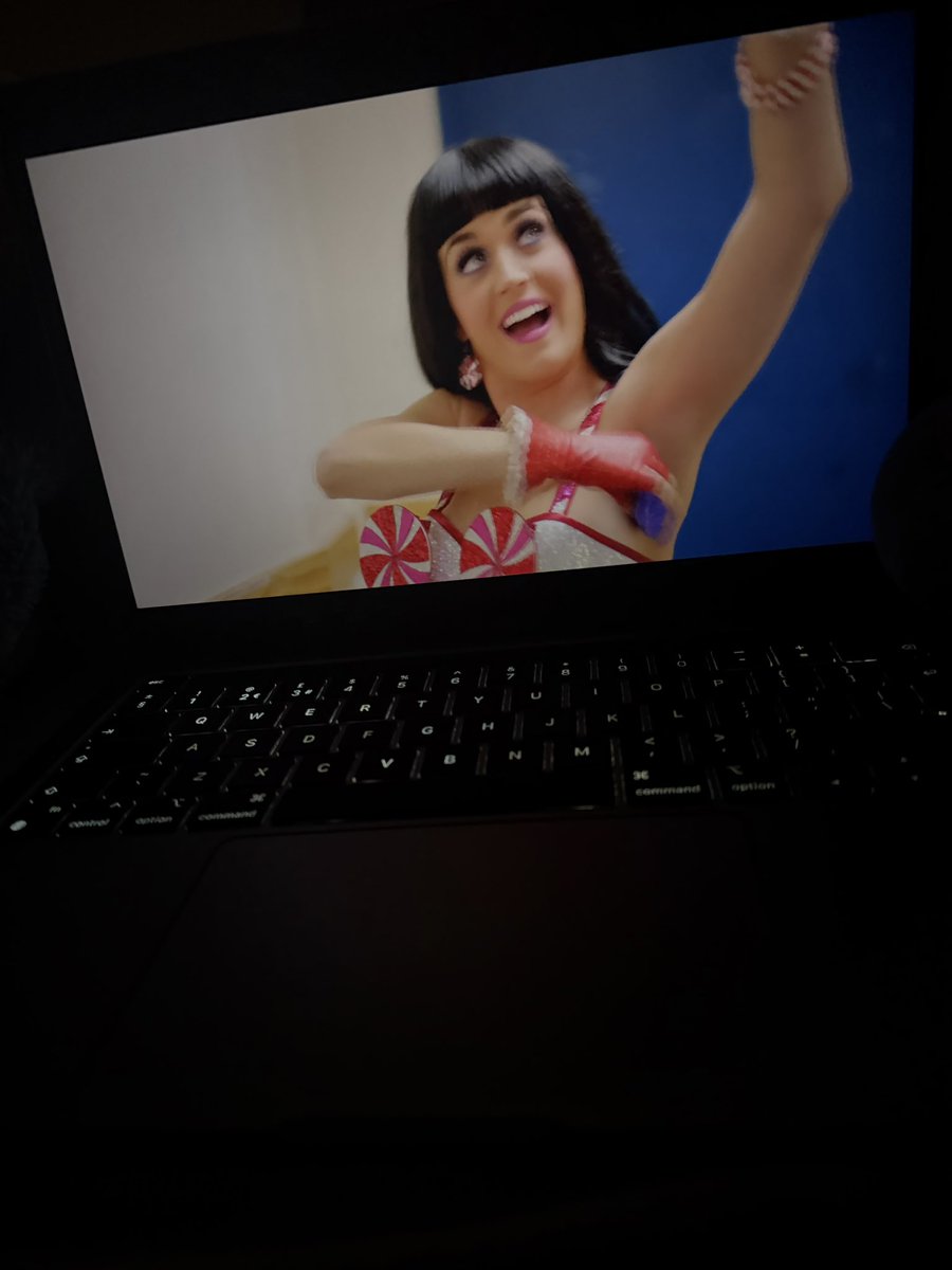 neverreallyria's tweet image. My comfort movie 🫢