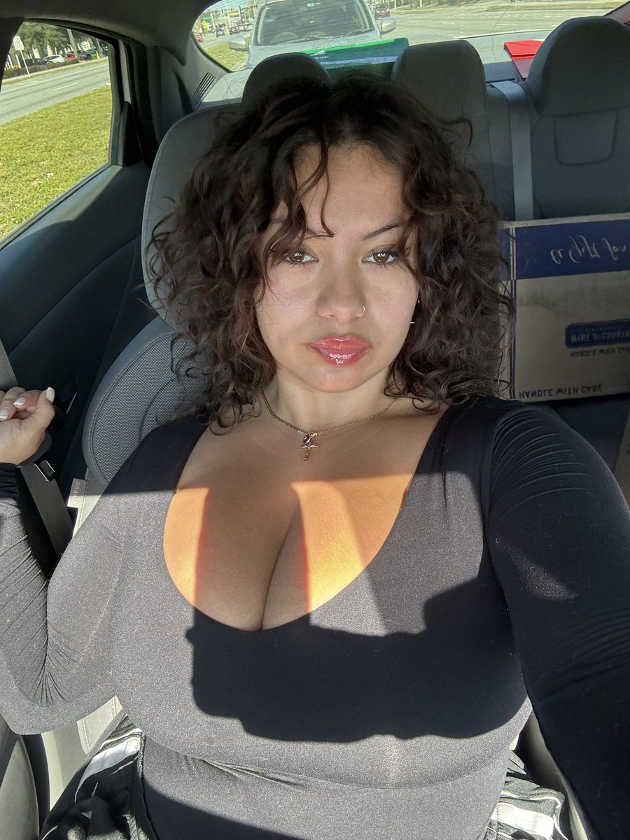 Nicole🍒 tweet media