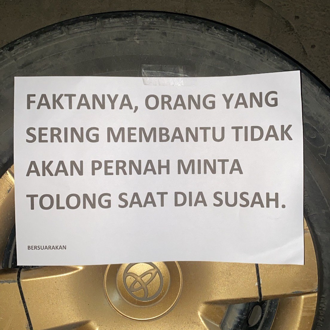 poconxg's tweet image. begitu juga sebaliknya, orang yang selalu minta tolong, paling susah ketika dimintai tolong.