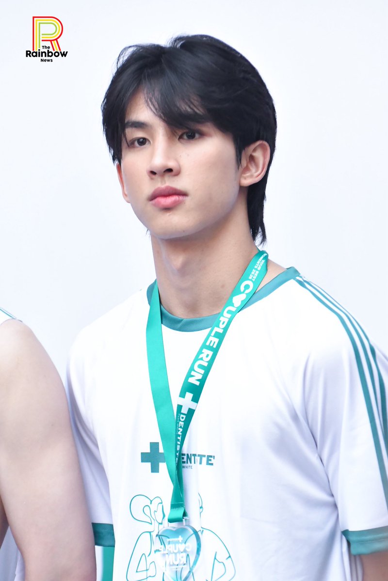 RainbowNewsent's tweet image. "เซิร์ฟ - จาว่า" ช่วงให้สัมภาษณ์กับสื่อมวลชน ในงาน 'DENTISTE Your Best Moments Couple Run 2026' 🏃🏼💚✨

SURFJAVA BEST COUPLE RUN 2026

#DENTISTEBestCoupleRun2026xSJ 
#swensurf #javabh 
#เซิร์ฟจาว่า #SurfJava