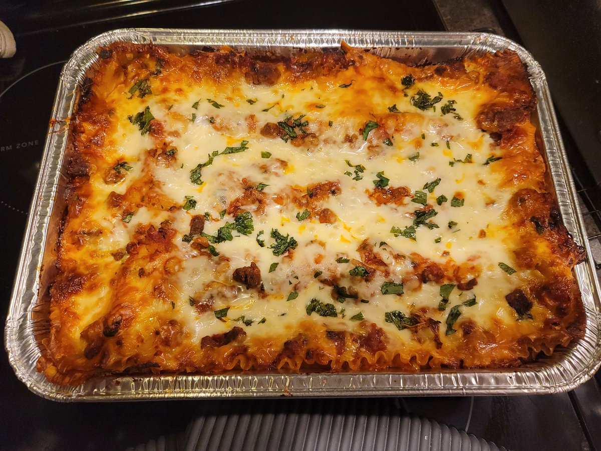 RunningWindward's tweet image. I am over here tooting my own horn for making the best lasagna I've ever had. If anyone wants the recipe, I'll pass it along.