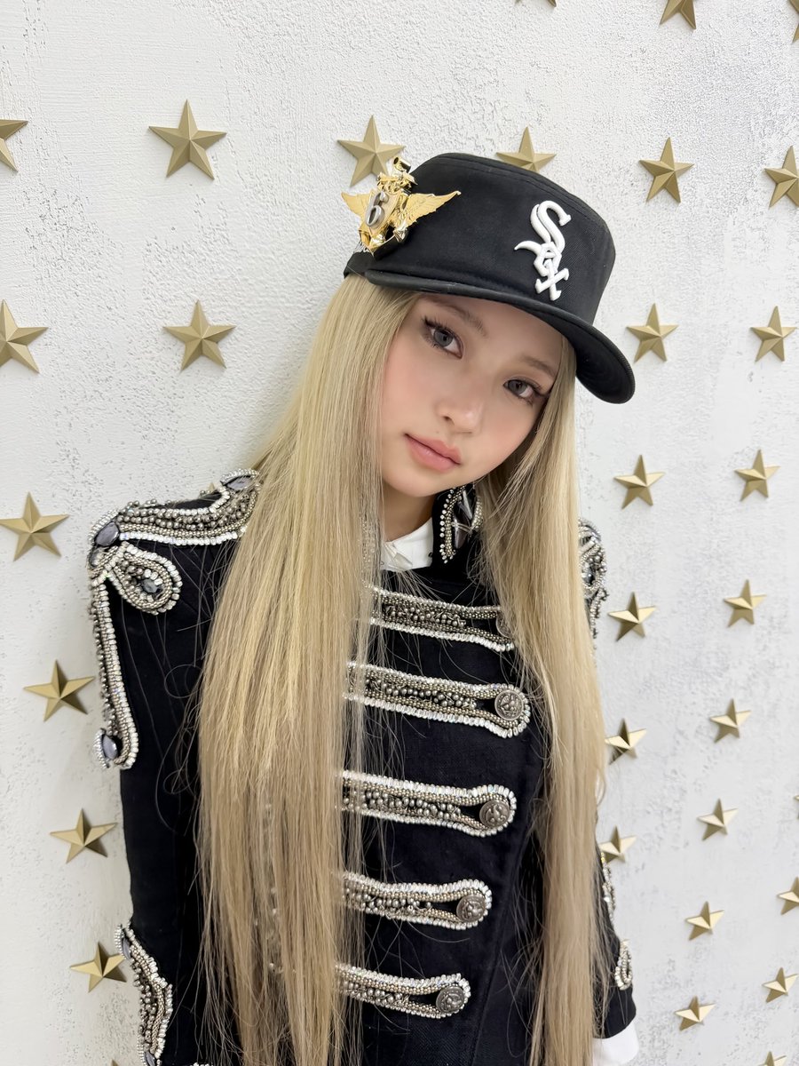 X에 공유된 KiiiKiii 관련 이미지