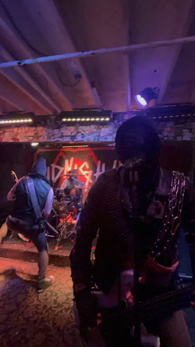 hex_bottom's tweet image. not a size post but saw one of my favorite bands, Midnight in Mesa, Arizona

would defo go back for another show, the people were very nice.