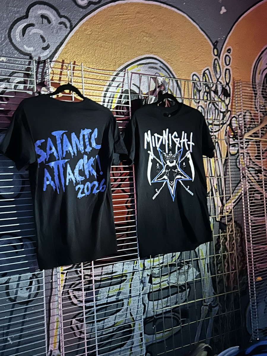 hex_bottom's tweet image. not a size post but saw one of my favorite bands, Midnight in Mesa, Arizona

would defo go back for another show, the people were very nice.