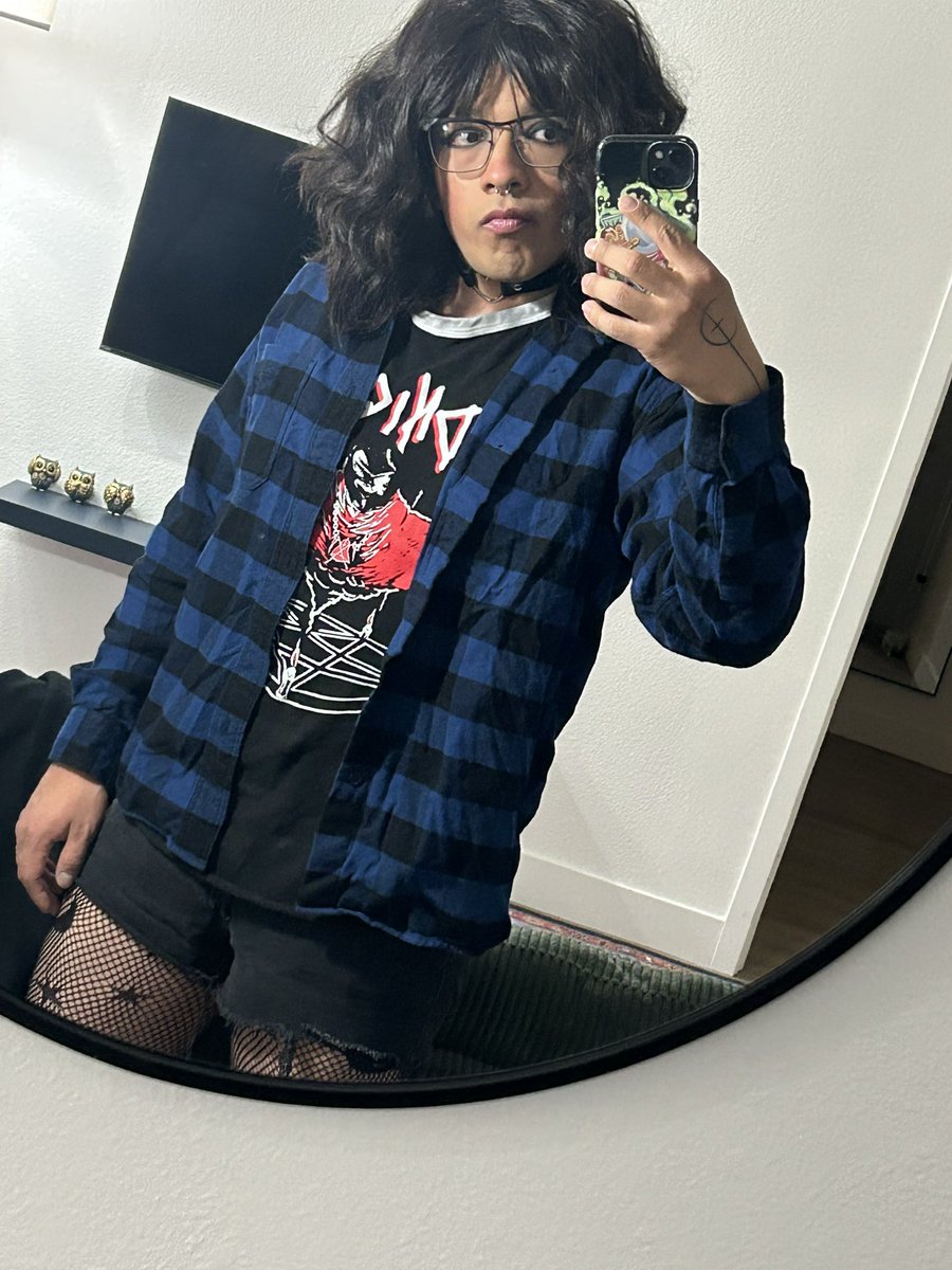 hex_bottom's tweet image. not a size post but saw one of my favorite bands, Midnight in Mesa, Arizona

would defo go back for another show, the people were very nice.