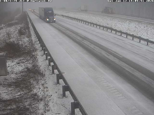 NWSPittsburgh's tweet image. These images were taken 15 minutes apart in Mercer County.