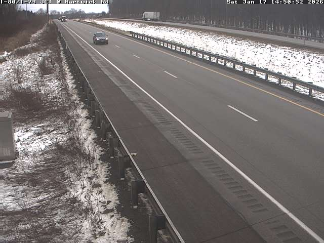 NWSPittsburgh's tweet image. These images were taken 15 minutes apart in Mercer County.