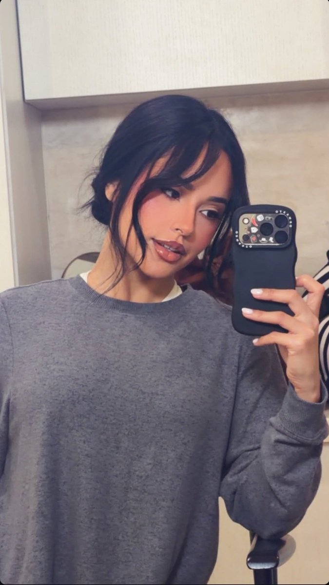 🩶🥹 • <a href="/iambeckyg/">Becky G</a>