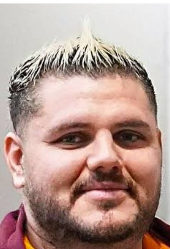 Soldaki hırs var ama yetenek yok ne Avrupa da etkisi var ne de ligde
Sağdaki futbolu değil futbol onu bırakmış artık gitmeli yaş faktörü ile beraber kilosu herşeye engel oluyor #yönetimistifa <a href="/433GalatasarayI/">433 Galatasaray</a>  <a href="/DerinGSMeclisi/">Derin Galatasaray</a>  <a href="/gsarayruhu1905_/">Galatasaray Ruhu</a>  <a href="/galacadde/">ERAY</a>  #AbdullahKavukçuİstifa