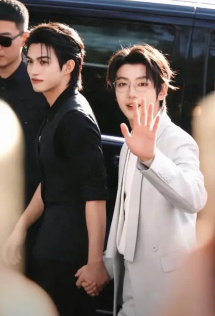 phakphumile's tweet image. I've never come across this photo before. My senses are clouded; is it real or AI? 
#ToMyShore