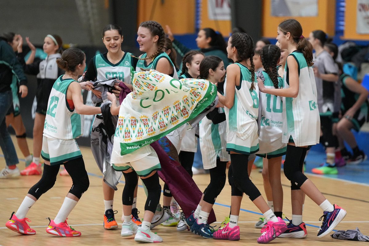FAB_Cordoba's tweet photo. #A8MiniFEM2026 #Córdoba
@FAB_Cordoba y @fabcadiz jugarán mañana a partir de las 12.00 horas en el Palacio de Deportes de Vista Alegre la gran final.
Recuerda sino puedes verla en directo en el pabellón puedes seguirlo a través de #FABTV o en la aplicación #AficionFAB
@IMDECO_ https://t.co/AUzK77k8OT