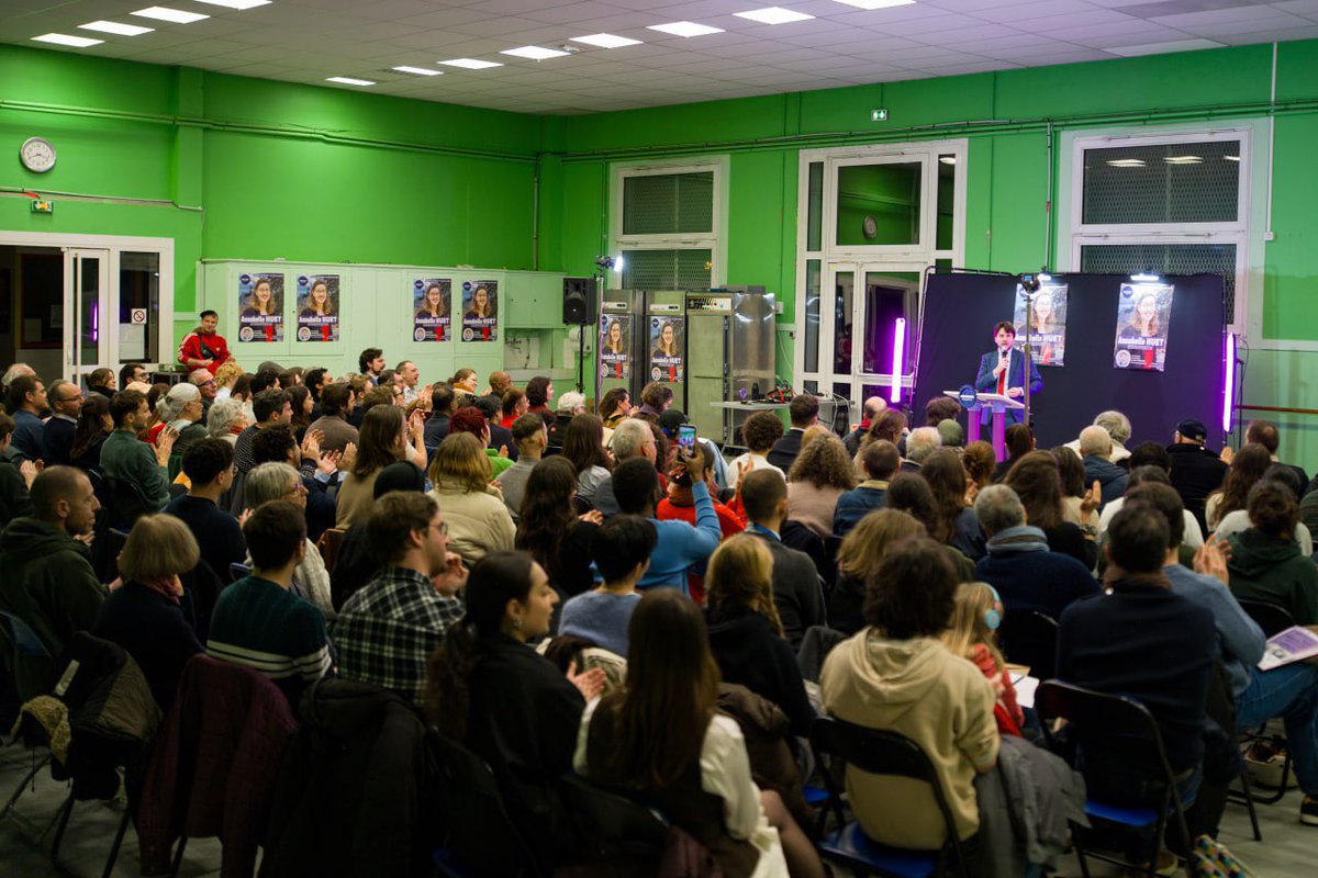 MontrougePop's tweet photo. Vous étiez 200 hier pour le lancement de campagne avec Annabelle Huet ! 💪

Merci à @A_Saintoul, @JulieGarnierFI et Claire Gabiache pour leur soutien !

Retrouvez le programme complet ici : https://t.co/iy7Rrunp7x

Le 15 et 22 mars, votez et faites voter Montrouge Populaire 💜❤️ https://t.co/rWEWZfgdBv