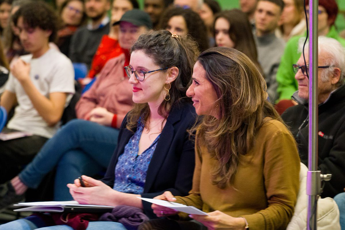 MontrougePop's tweet photo. Vous étiez 200 hier pour le lancement de campagne avec Annabelle Huet ! 💪

Merci à @A_Saintoul, @JulieGarnierFI et Claire Gabiache pour leur soutien !

Retrouvez le programme complet ici : https://t.co/iy7Rrunp7x

Le 15 et 22 mars, votez et faites voter Montrouge Populaire 💜❤️ https://t.co/rWEWZfgdBv