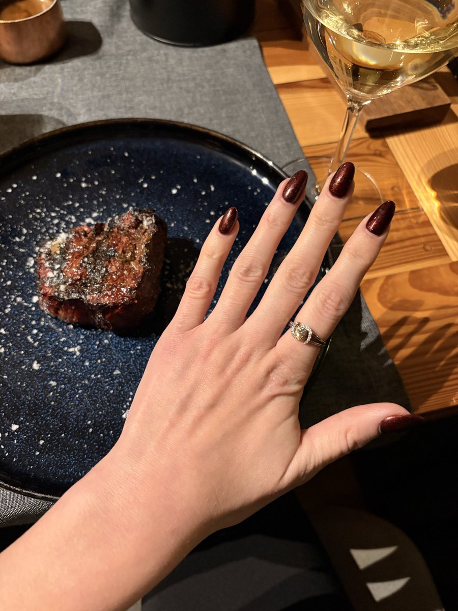 KaterinaSSoria's tweet photo. You can’t imagine how satisfying for a girl to look at her freshly made nails🤣 https://t.co/aP1NElsas2