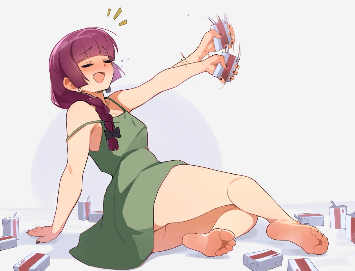 Squeezable tweet media