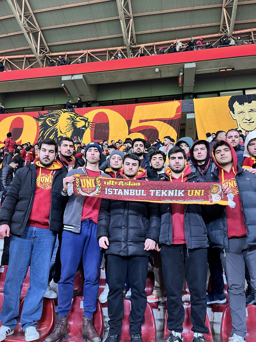 Canım Feda Olsun Sana!

Bugün Galatasarayımızı Gaziantep Karşılaşmasında Yalnız Bırakmadık. 

#ultrAslanUNI