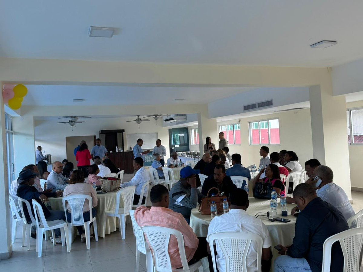 Hoy compartimos y almorzamos con nuestros presidentes de ADP Peñagomista en un cálido y fraternal encuentro cargado de alegrías, emociones y hermandad. Frente-Corriente Magisterial Peñagomista. AvanzandoJuntos!!