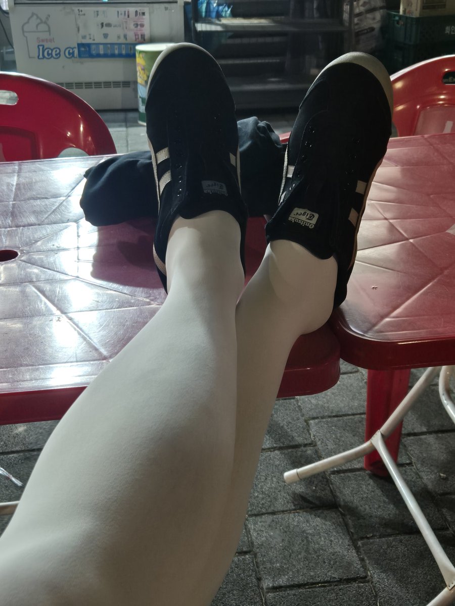 흰색스타킹

#mantyhose #흰스