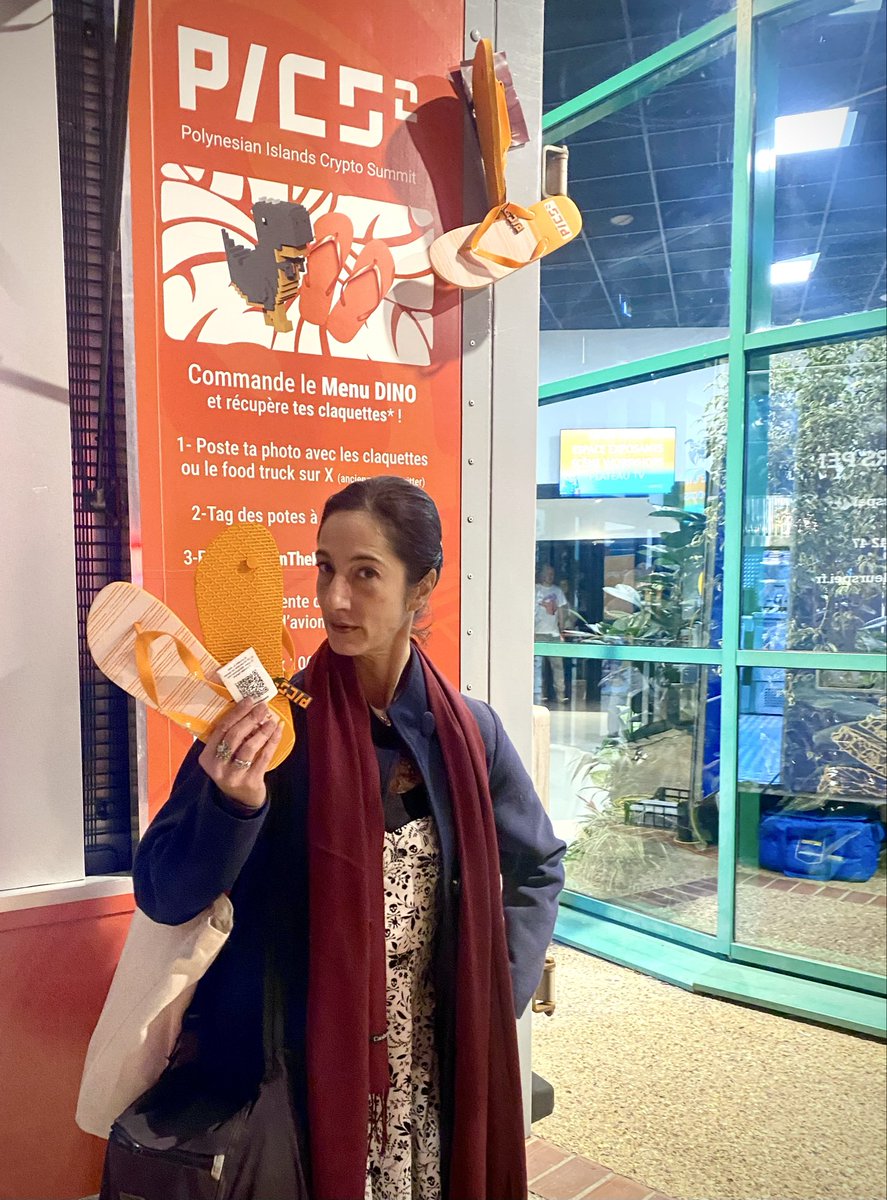 Nouch_and_Co's tweet image. @martial64 imagine: avec @JoinThePICS et @TheDinoVox ça se finit en Polynésie + NFTs + les gosses qui courent après les dinosaures.. 😂😂😂