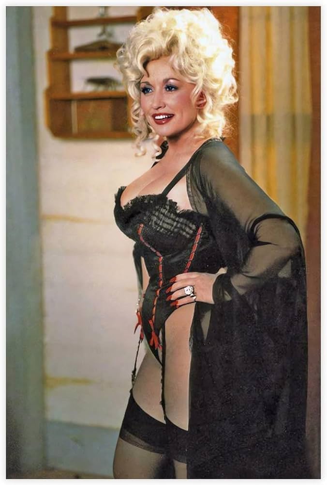 RetroTotty's tweet image. A huge #80th #HappyBirthday to #countrymusic #Legend #GRAMMYs &amp;amp; #Emmys award winner, #DollyParton