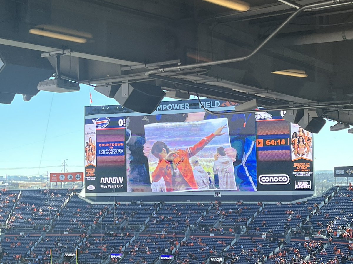 agetzenberg's tweet image. 💀