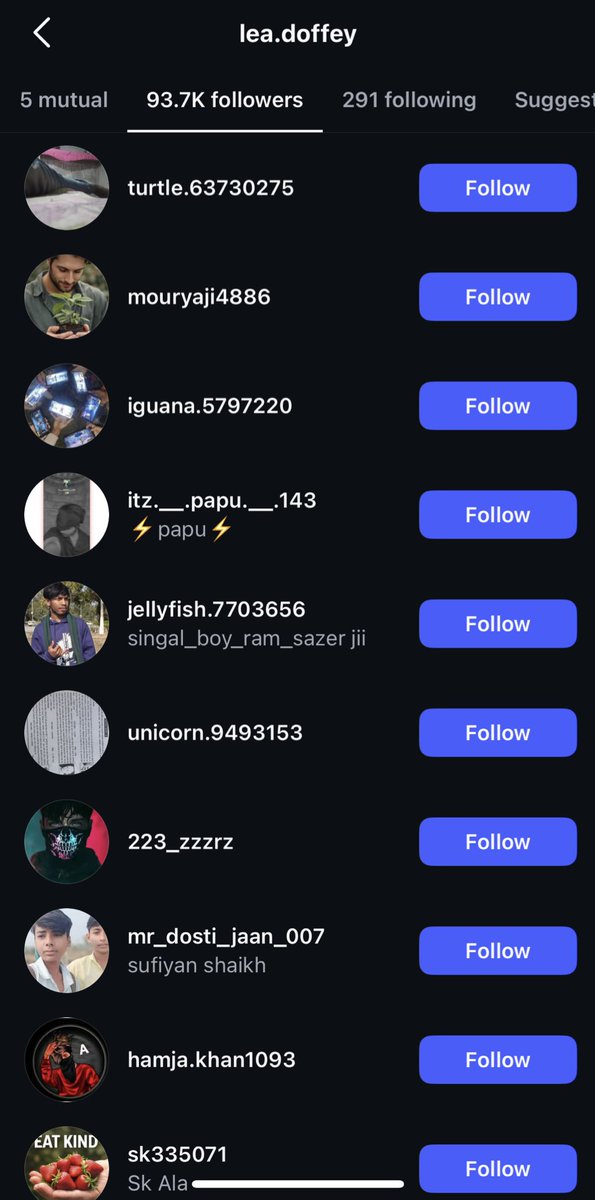 La personne qui gère le compte insta de Léa a clairement acheté des followers.. ridicule.. #StarAcademy #StarAcademyLeLive