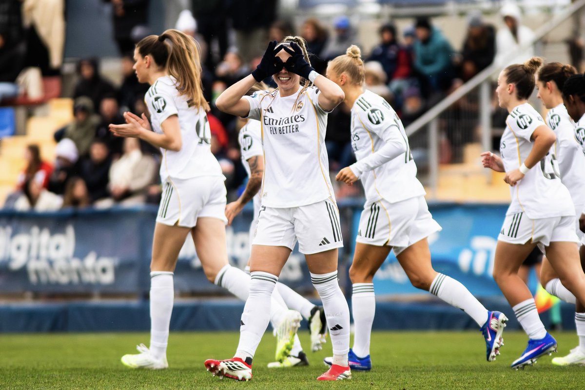 atheeneeaa_10's tweet image. 🤍🕶️