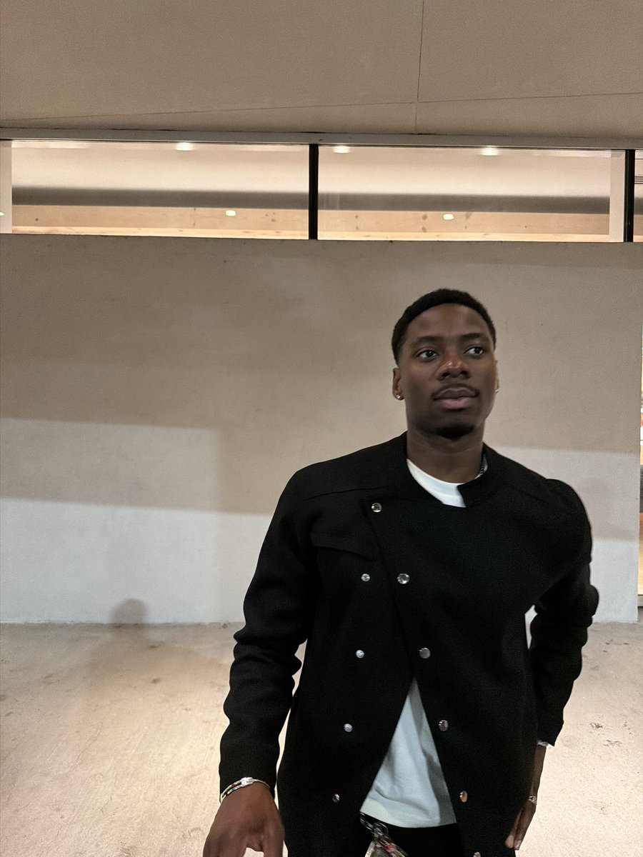 SimiLord's tweet image. Merci