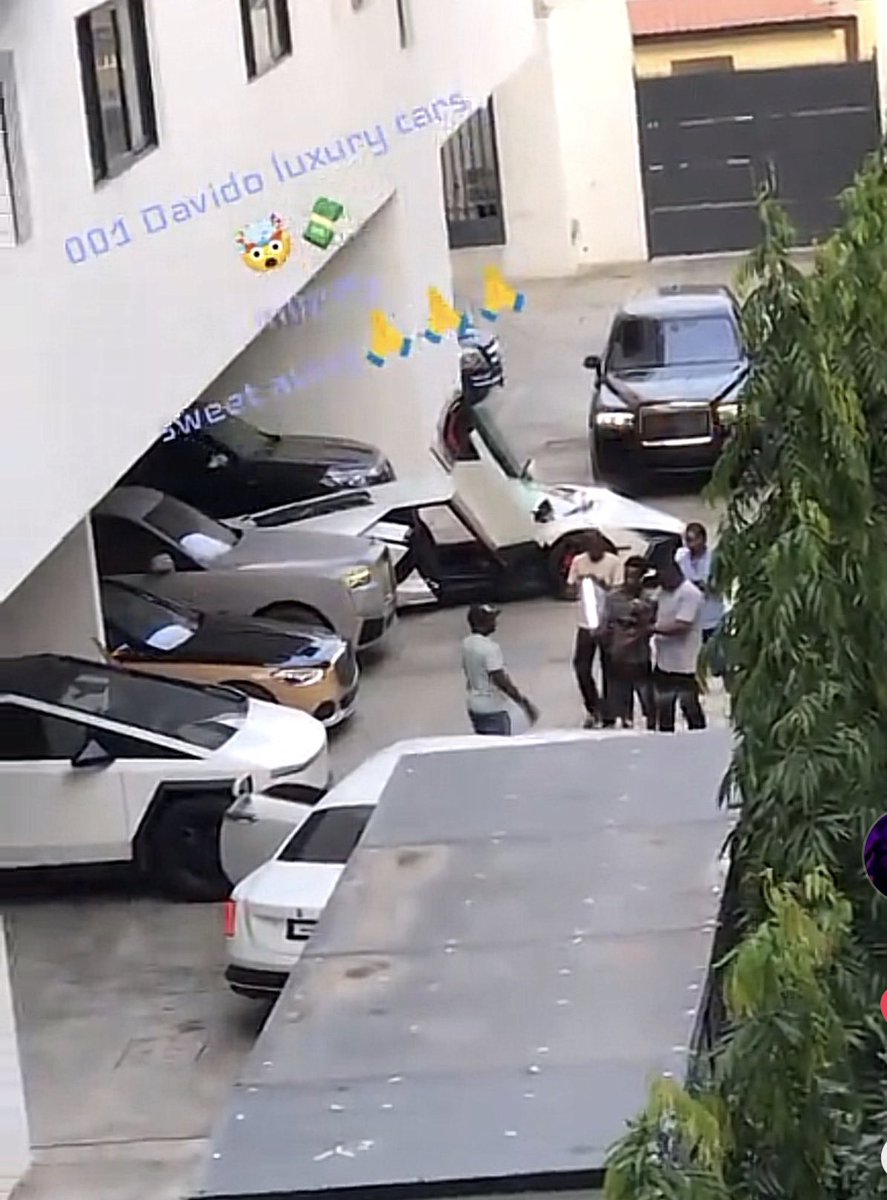 yL_IN_LAGOS's tweet image. OBO😱😱those cars are not even complete yet the Lamborghini SVJ is not there 🥺