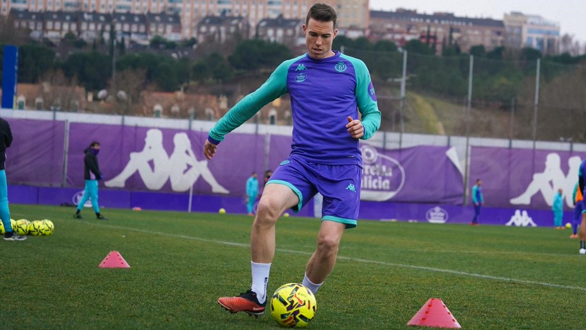 Solo un completo inepto e inútil contrataría a Carlos Clerc viendo el nivel de Hugo San y que Garri ya está recuperado de su lesión.

El catalán puede coger sus cosas y marcharse al Europa o al Lugo, en el Real Valladolid no tiene hueco.