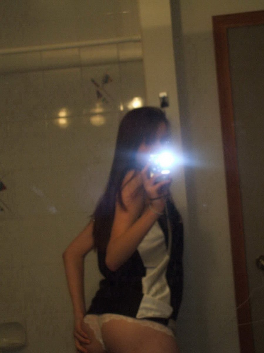 Cliquez ici tinyurl.com/8sfxzbar pour tout m'enlever et passer du bon temps avec moi