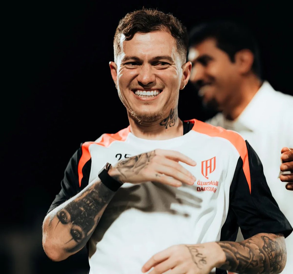 y_ir10's tweet image. هذا واضح جدا عوار خارج حسابات كونسيساو 

كانتي موضوع لم يغلق إلى الان

خروج ميتاي اصبح وارد جدا 

والإدارة متفرجة @FahdCynndy 
  نحتاج حلول مؤقتة 6 اشهر فقط 

#صفقات_الشتويه_يا_اداره_الاتحاد6