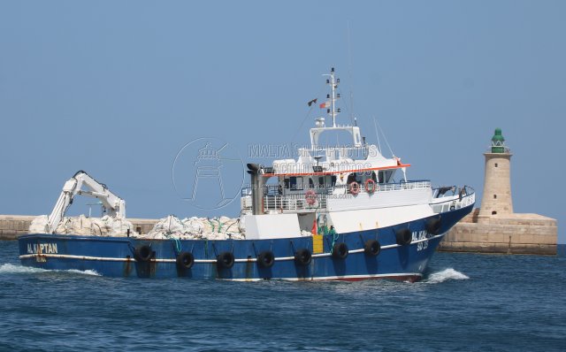 Shipguru's tweet photo. #libyan #Fishingsupportvessel #AL_KAPTAN loaded with #fishbait #leaving #grandharbourmalta - 09.09.2025 - https://t.co/nfgboxc3g3 - NO PHOTOS can be used or manipulated without our permission @EFCA_EU @EufaFisheries @EAPO_EUfishPOs @worldshipsoc @EUFisheries @ShipsInPics https://t.co/IlFvRYYuED