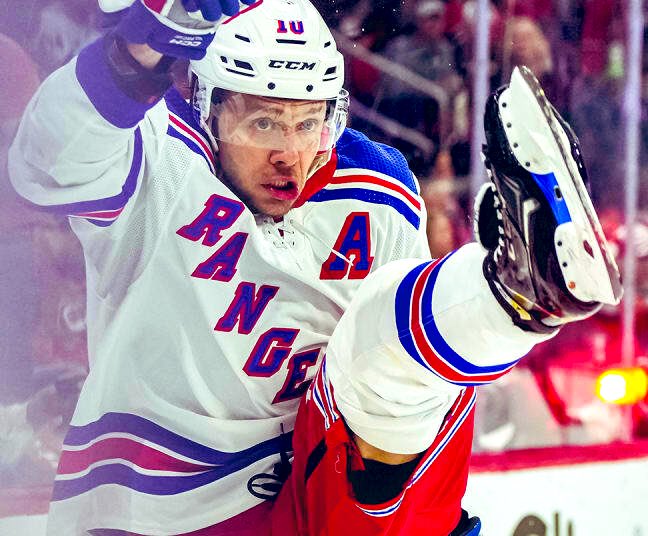 MaiettaSports's tweet image. Artemi Panarin with 2 goals &amp;amp; 1 assist in the Rangers 6-3 win today! 

Panarin is on a 9 game point streak 🔥

He has 16 points (4G + 12A) in his 9 game point streak 🔥

Where do you want to see Panarin play next? 🤔