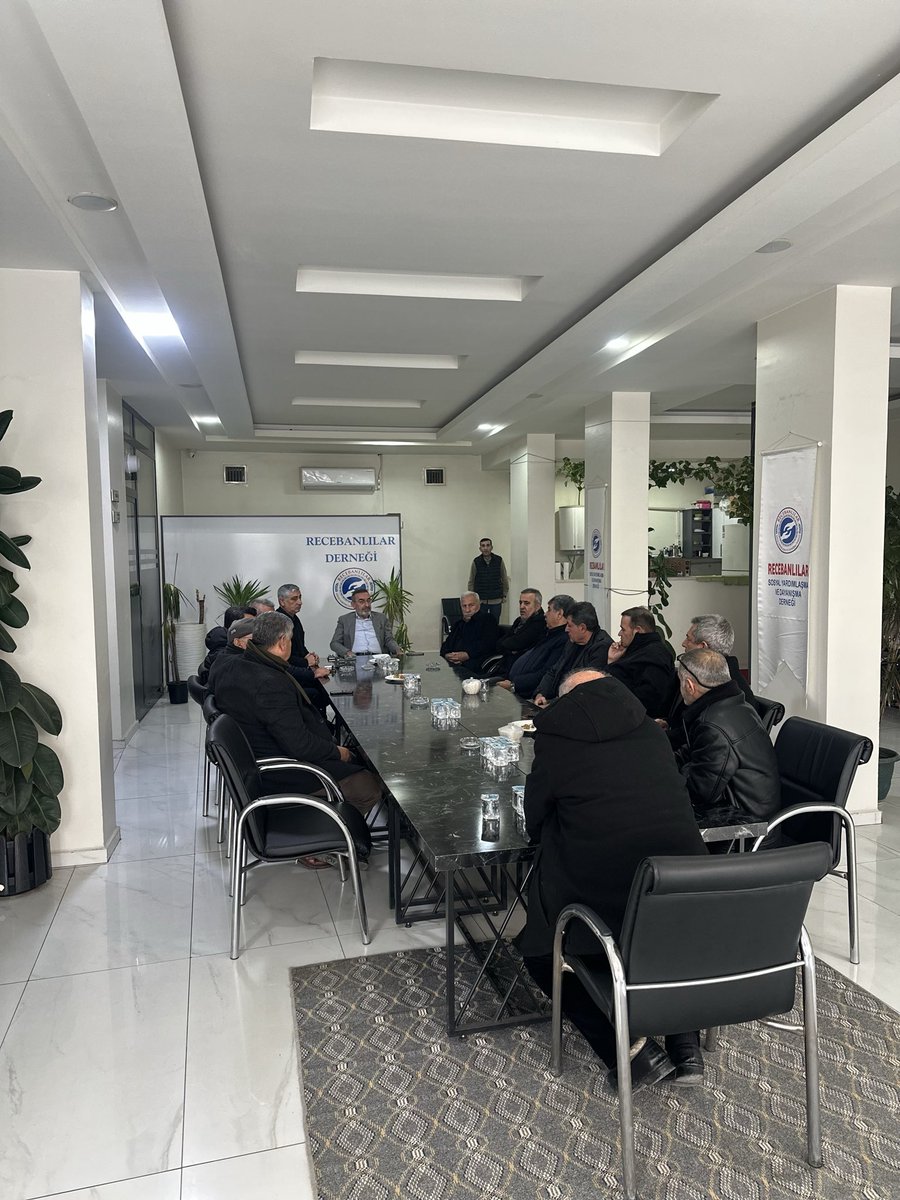 Derneğimizin yürüttüğü faaliyetlerin değerlendirilmesi, devam eden ve planlanan projelerin ele alınması amacıyla Proje ve Değerlendirme Toplantısı gerçekleştirilmiştir.

Toplantıda; sosyal sorumluluk çalışmaları, üye odaklı projeler ve önümüzdeki döneme ilişkin hedefler kapsamlı